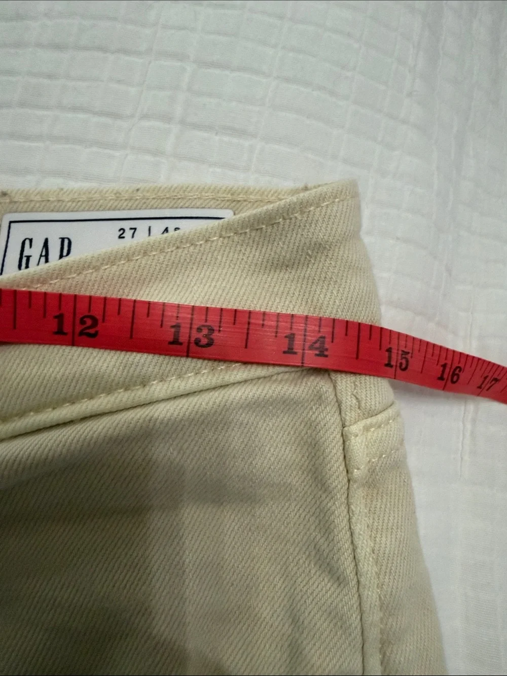 NWOT Gap high rise stride wide leg Jean color Ecru size 27/4 length short